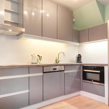 Tin Tin A La Near With Garden *